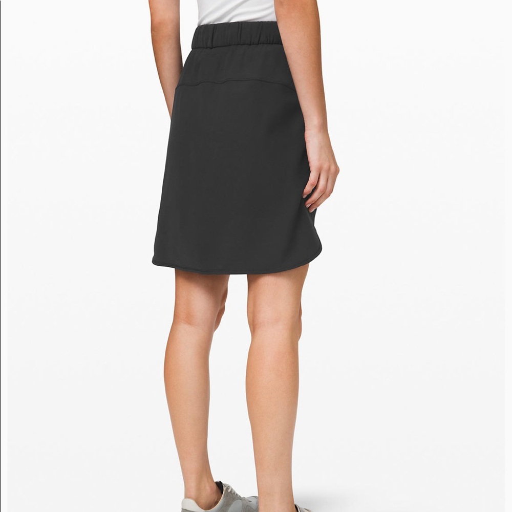 Lululemon On The Fly Black Woven Skirt NWT - Picture 8 of 8